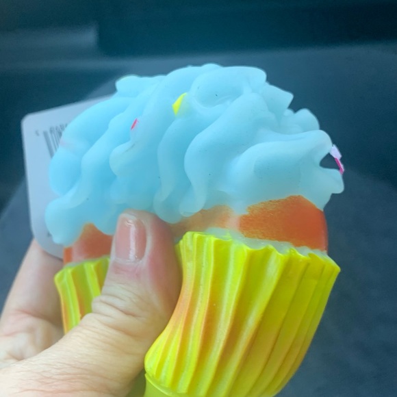 Dog Toy Squeak Cupcake NEW - Picture 8 of 8